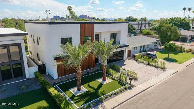 $2,499,000 | 6541 East 2nd Street, Scottsdale, AZ 85251