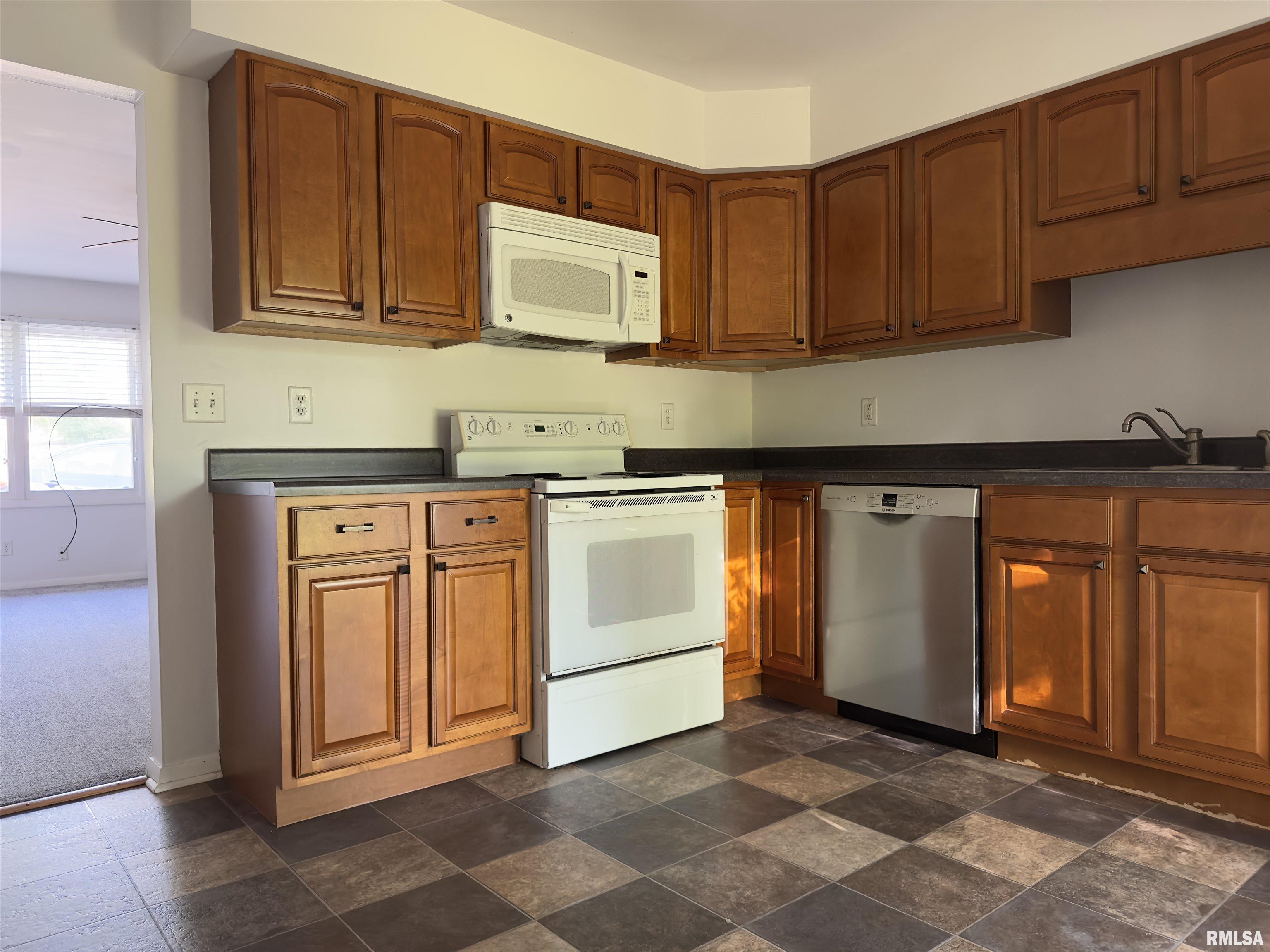 4149 Pickfair Road Springfield, IL 62703 - Photo 4 of 17