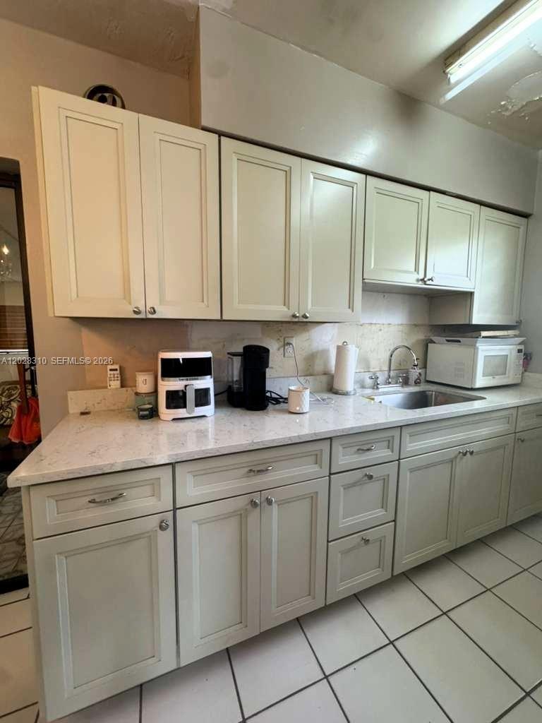 252 East 37th Street Hialeah, FL 33013 - Photo 16 of 51