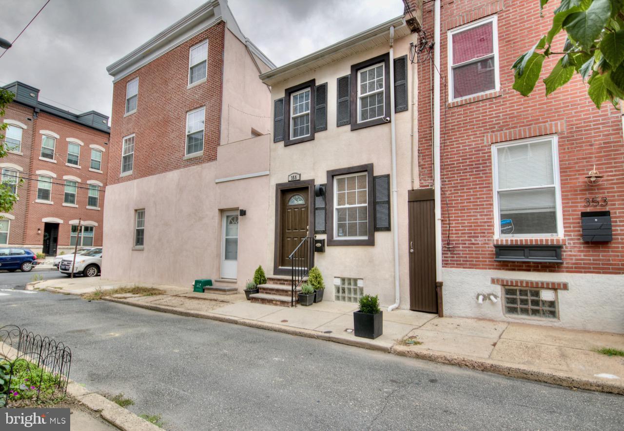 355 Gerritt Street Philadelphia, PA 19147 - Photo 2 of 28 Gallery Image 2