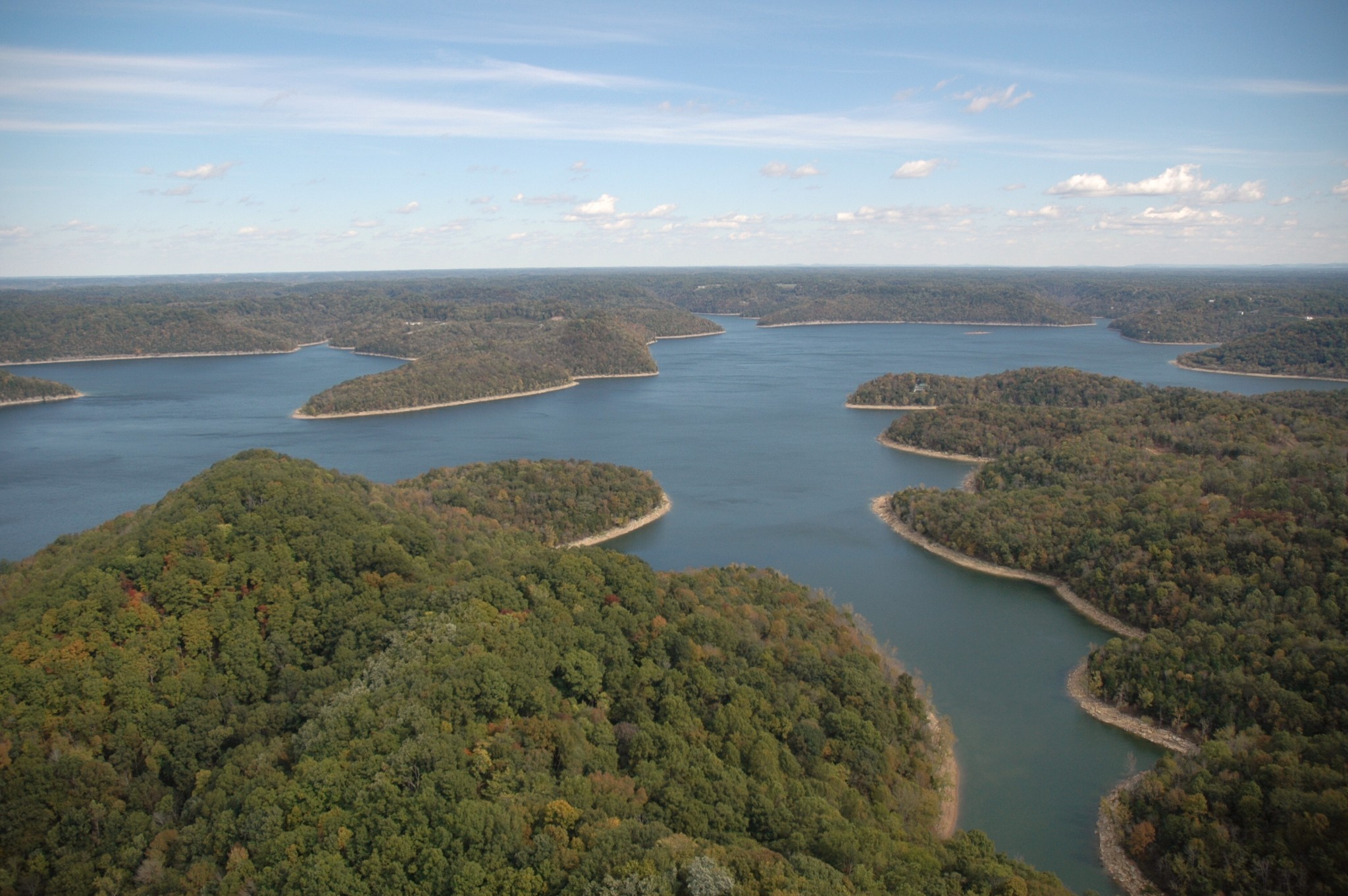 41 Eli Baxter, TN 38544 - Photo 3 of 3 a view of a lake from a hallway