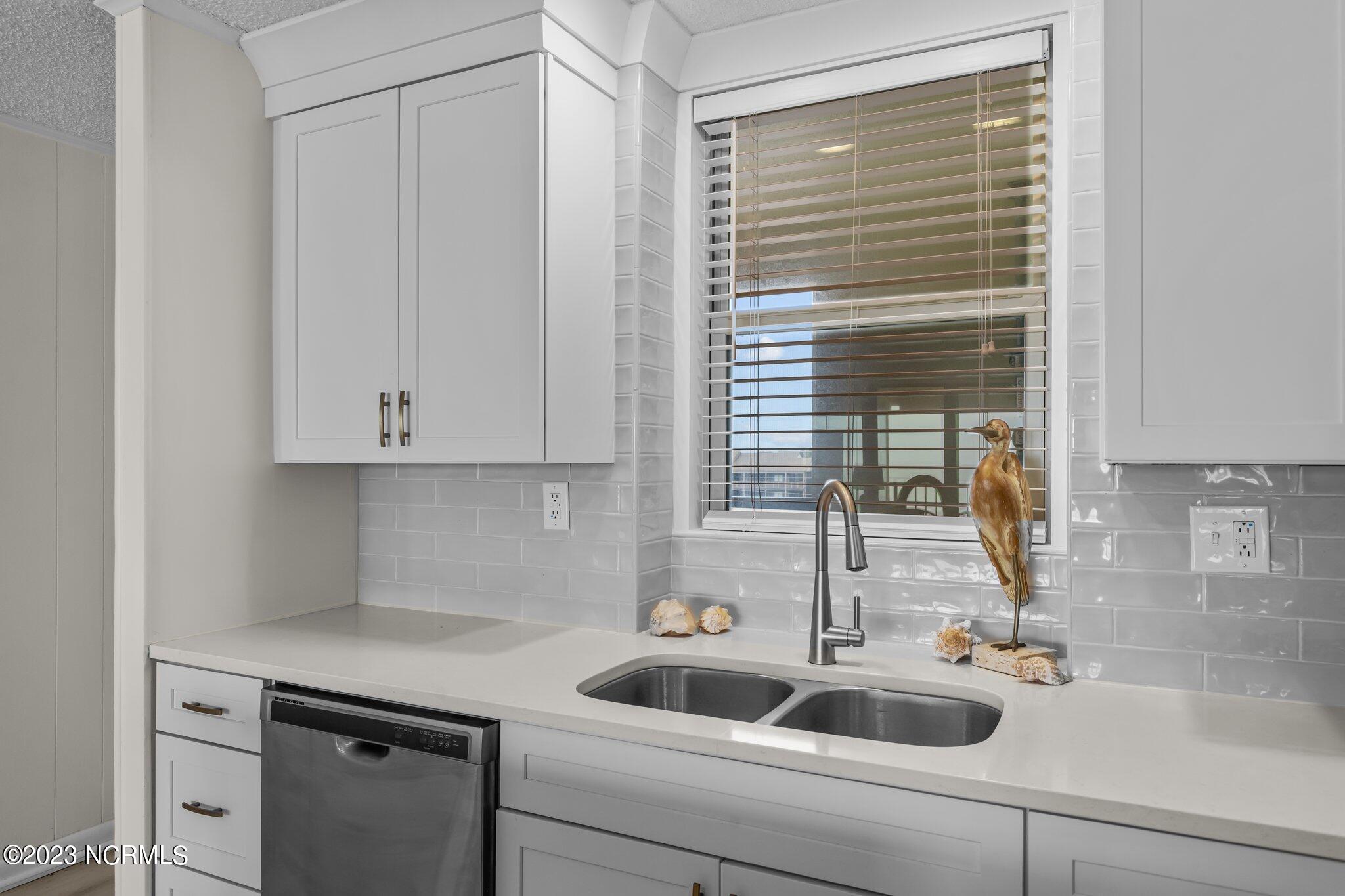 2305 West Fort Macon Road, Unit 507 Atlantic Beach, NC 28512 - Photo 9 of 53 6-web-or-mls-_S3A3429