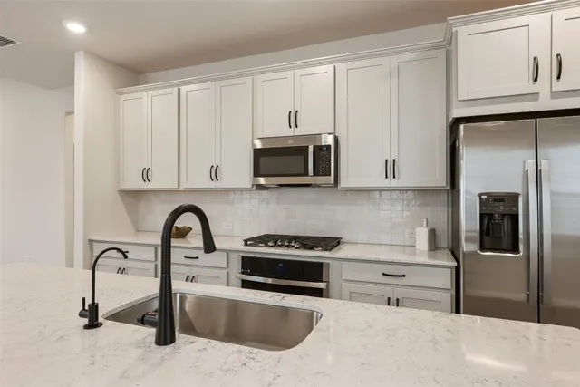 $2,800 | 283 Ranier Way, Dripping Springs, TX 78620