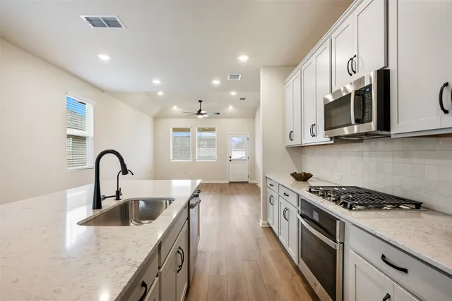 $2,800 | 283 Ranier Way, Dripping Springs, TX 78620