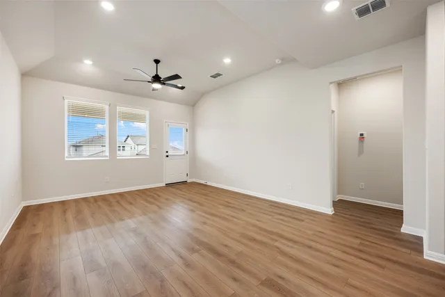 $2,550 | 283 Ranier Way, Dripping Springs, TX 78620