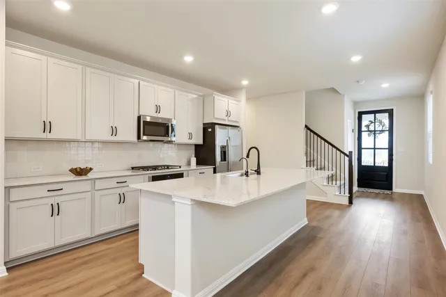 $2,800 | 283 Ranier Way, Dripping Springs, TX 78620