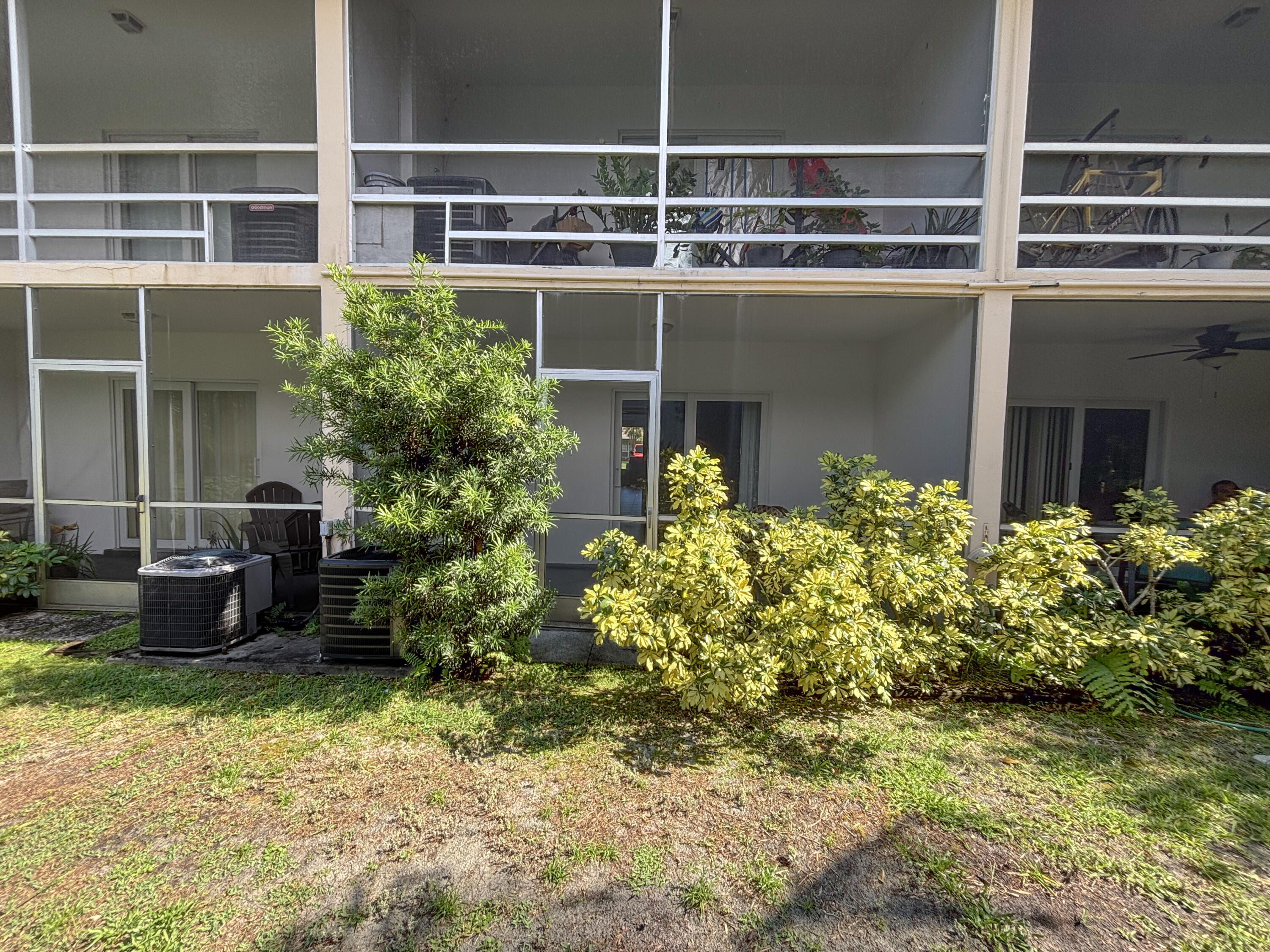 2141 Northeast 41st Street, Unit 3 Lighthouse Point, FL 33064 - Photo 13 of 15 2141 NE 41st St_Final Pics_015