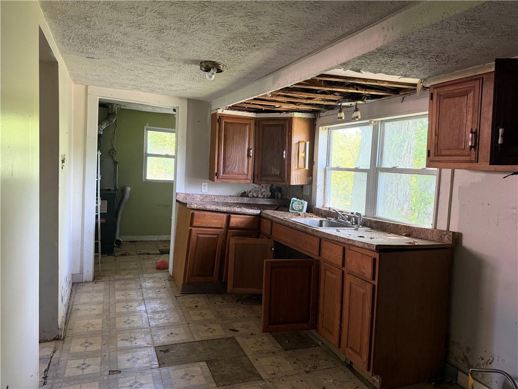 1585 Mercer Road Ellwood City, PA 16117 - Photo 11 of 15