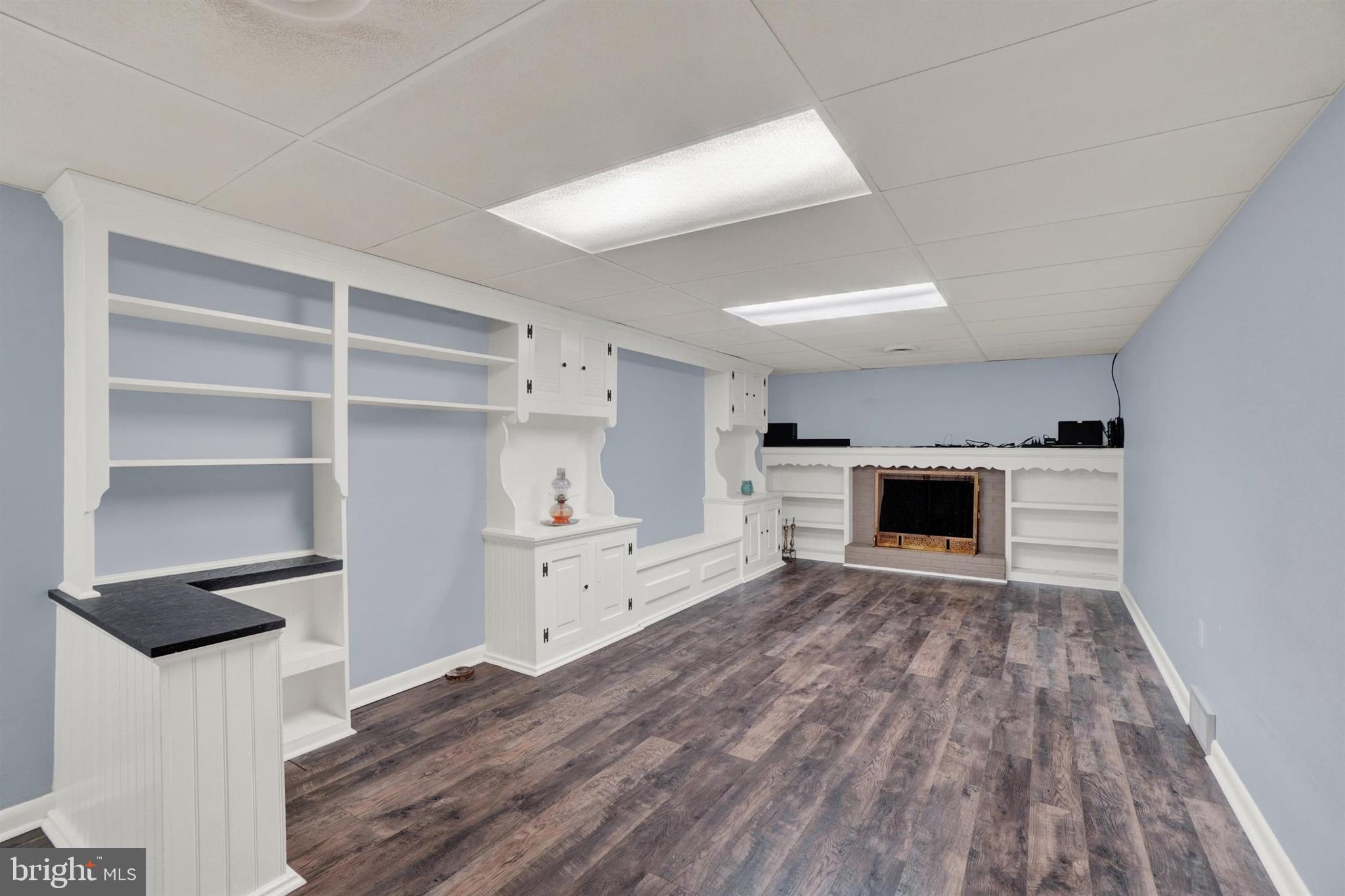 3460 Sycamore Road Dover, PA 17315 - Photo 20 of 28 a view of a livingroom with wooden floor