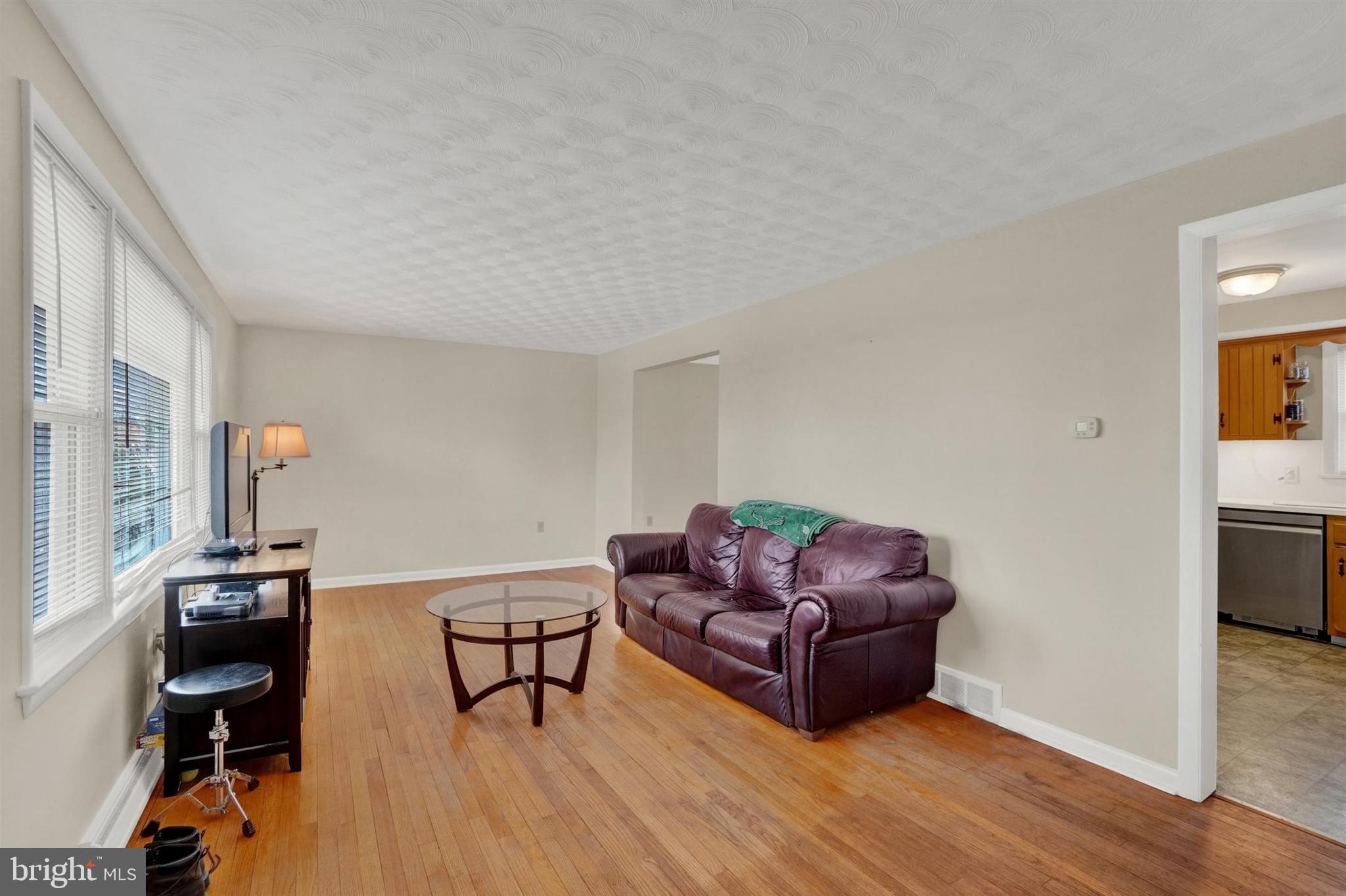 3460 Sycamore Road Dover, PA 17315 - Photo 4 of 28 a living room with furniture