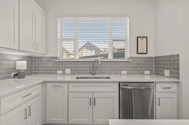 $429,900 | 6324 Oakbend Circle, Fort Worth, TX 76132