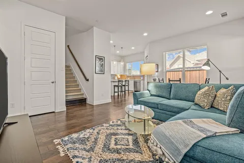 $429,900 | 6324 Oakbend Circle, Fort Worth, TX 76132