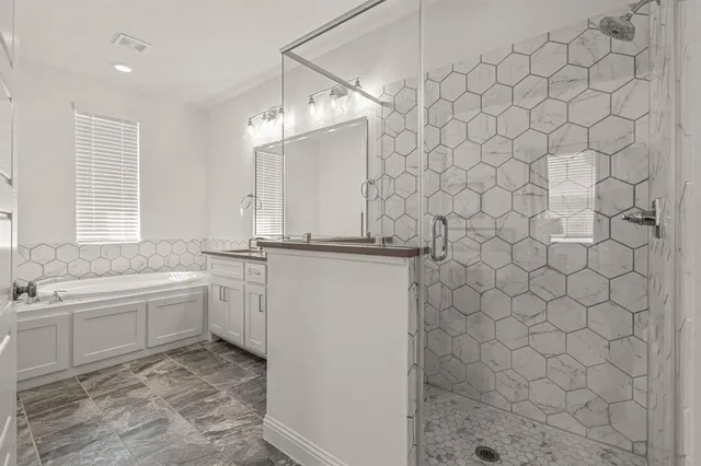 $429,900 | 6324 Oakbend Circle, Fort Worth, TX 76132