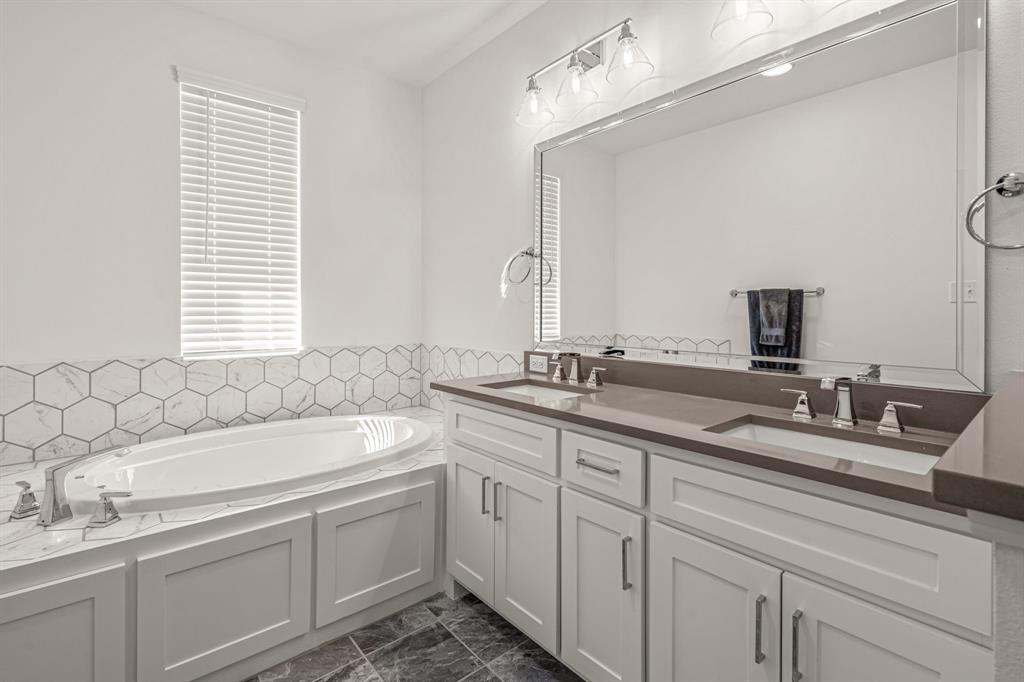 6324 Oakbend Circle Fort Worth, TX 76132 - Photo 26 of 35