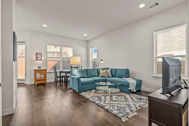 $429,900 | 6324 Oakbend Circle, Fort Worth, TX 76132