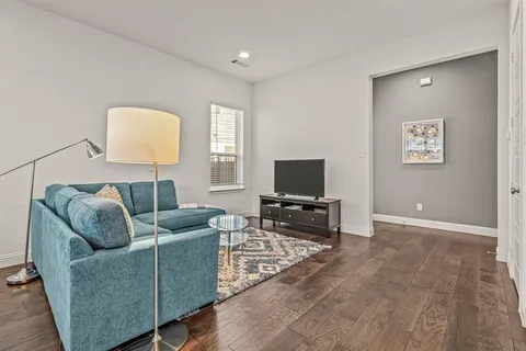 $429,900 | 6324 Oakbend Circle, Fort Worth, TX 76132