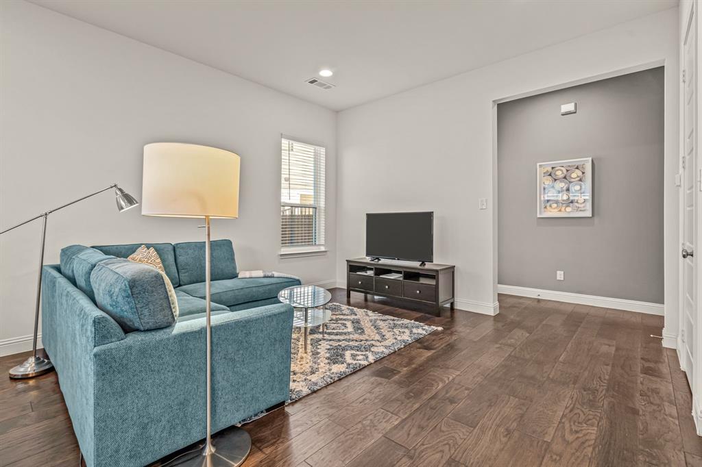 6324 Oakbend Circle Fort Worth, TX 76132 - Photo 5 of 35