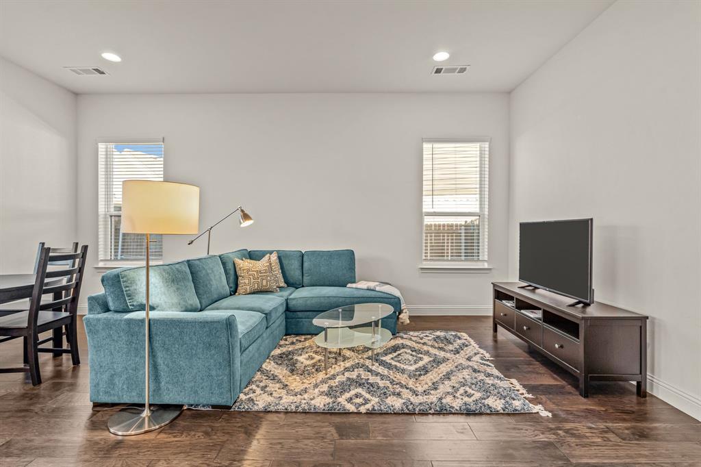 6324 Oakbend Circle Fort Worth, TX 76132 - Photo 6 of 35