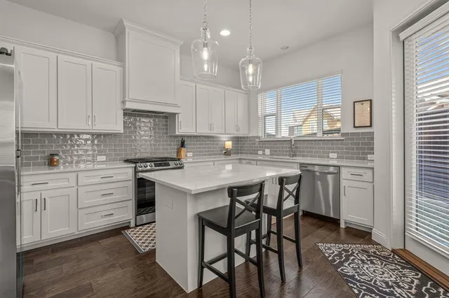 $429,900 | 6324 Oakbend Circle, Fort Worth, TX 76132