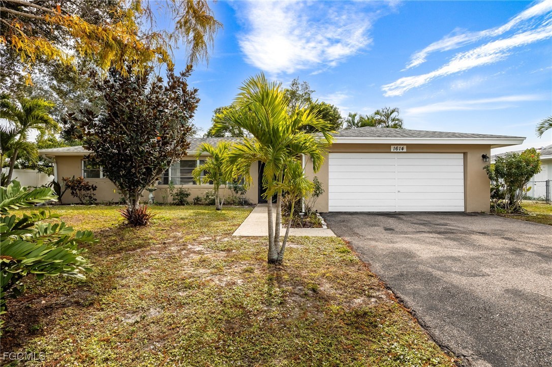 1614 South Mayfair Road Fort Myers, FL 33919 - Photo 6 of 41 Gallery Image 6