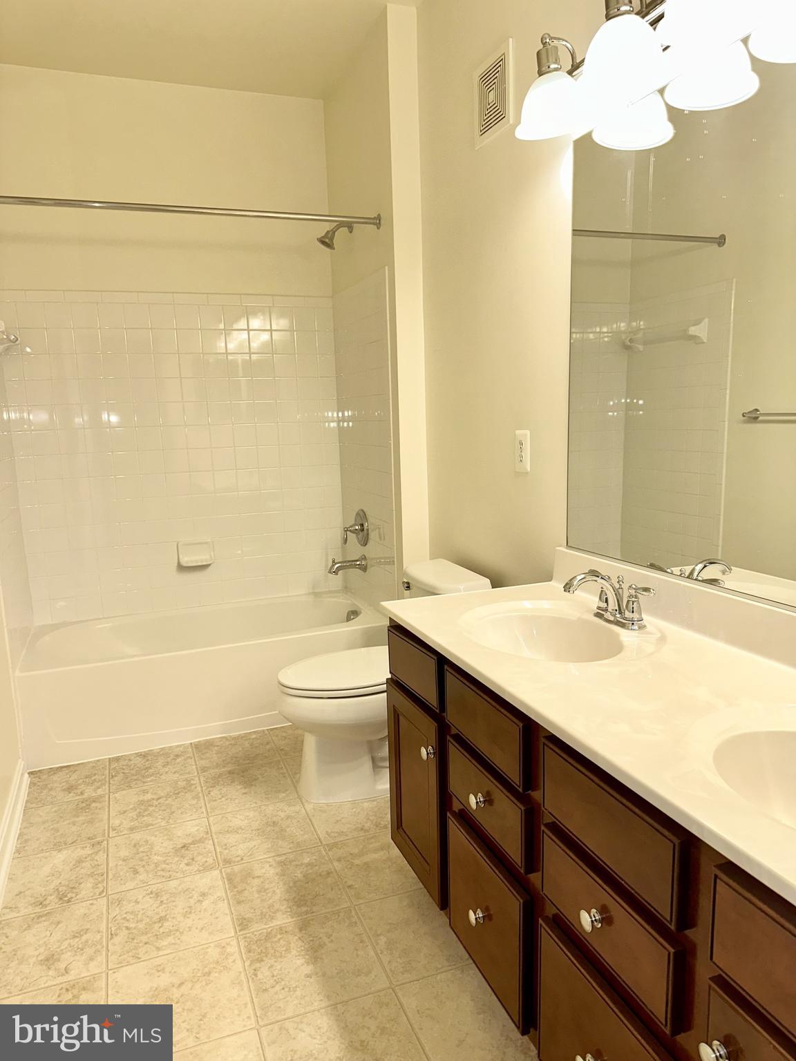 43903 Centergate Drive Ashburn, VA 20148 - Photo 23 of 26 2nd full bathroom