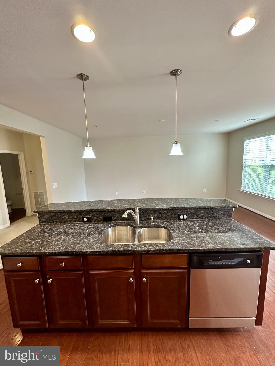 43903 Centergate Drive Ashburn, VA 20148 - Photo 8 of 26 Great natural lighting