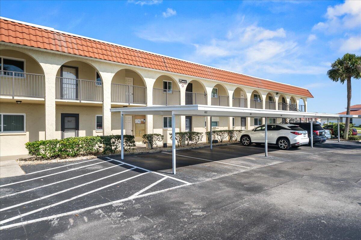 201 St Lucie Ln Unit 807