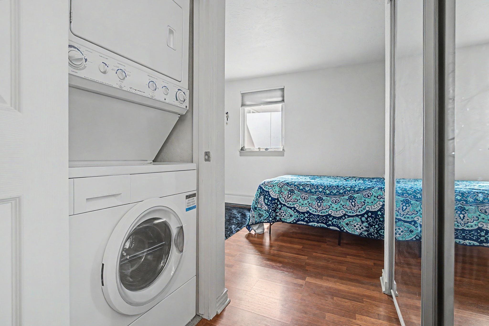 948 Northern Way, Unit 4 Grand Junction, CO 81506 - Photo 4 of 14 a view of a livingroom with washer and dryer