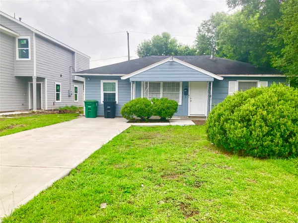 $1,595 | 5015 Yellowstone Boulevard, Houston, TX 77021