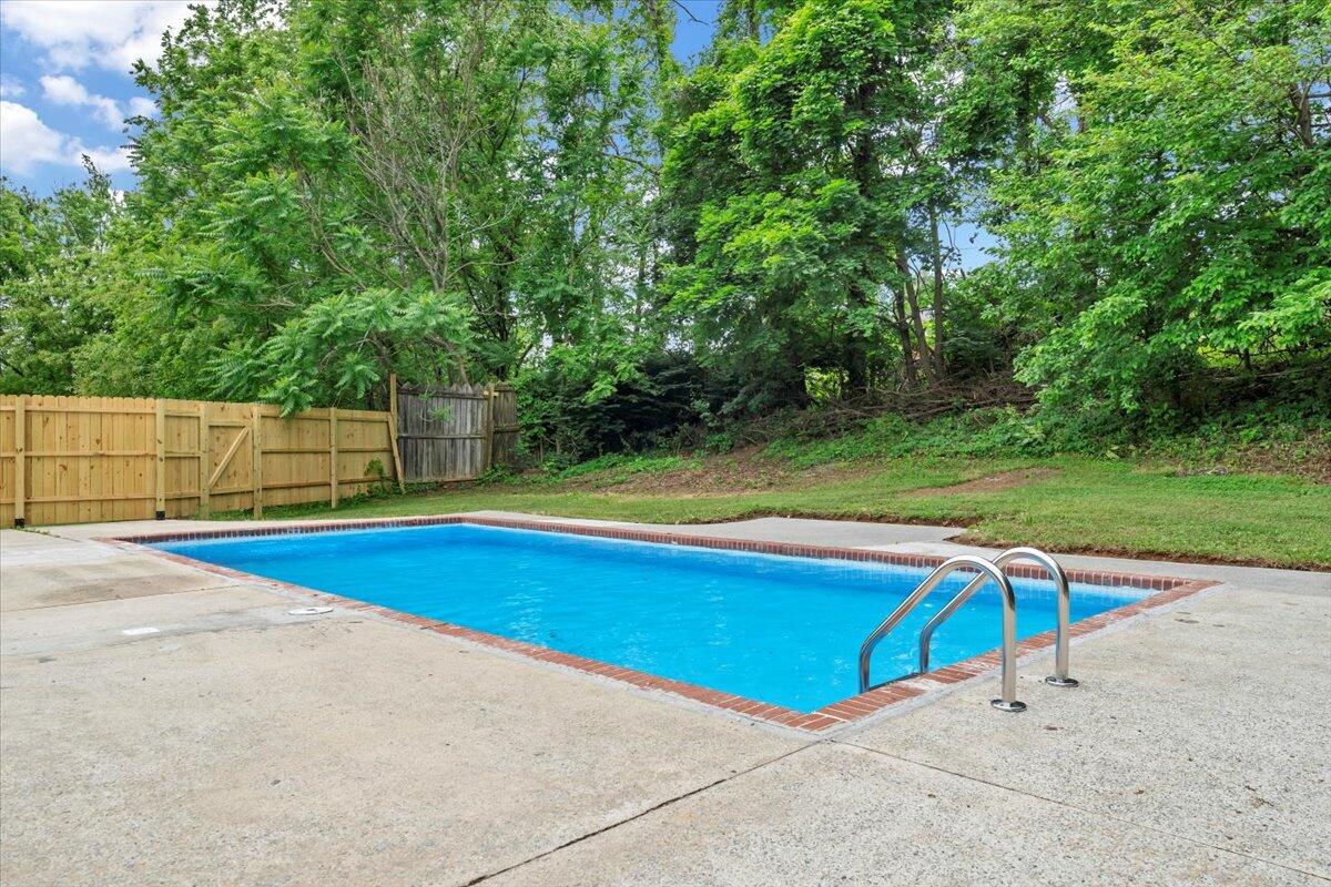 233 Oak Drive Blue Ridge, VA 24064 - Photo 29 of 37