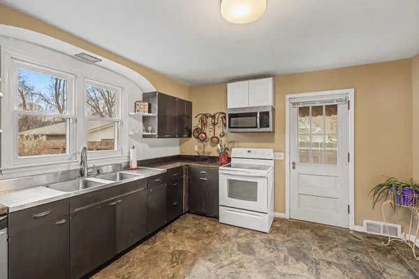 $279,000 | 537 Hayes Street, Lawrenceburg, IN 47025