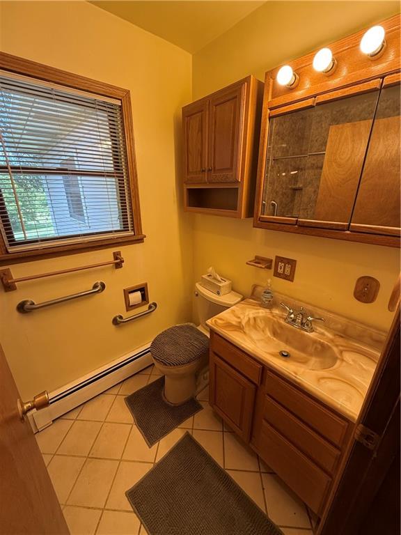 5122 McCandless Road Butler, PA 16001 - Photo 12 of 45 Main floor full bathroom.