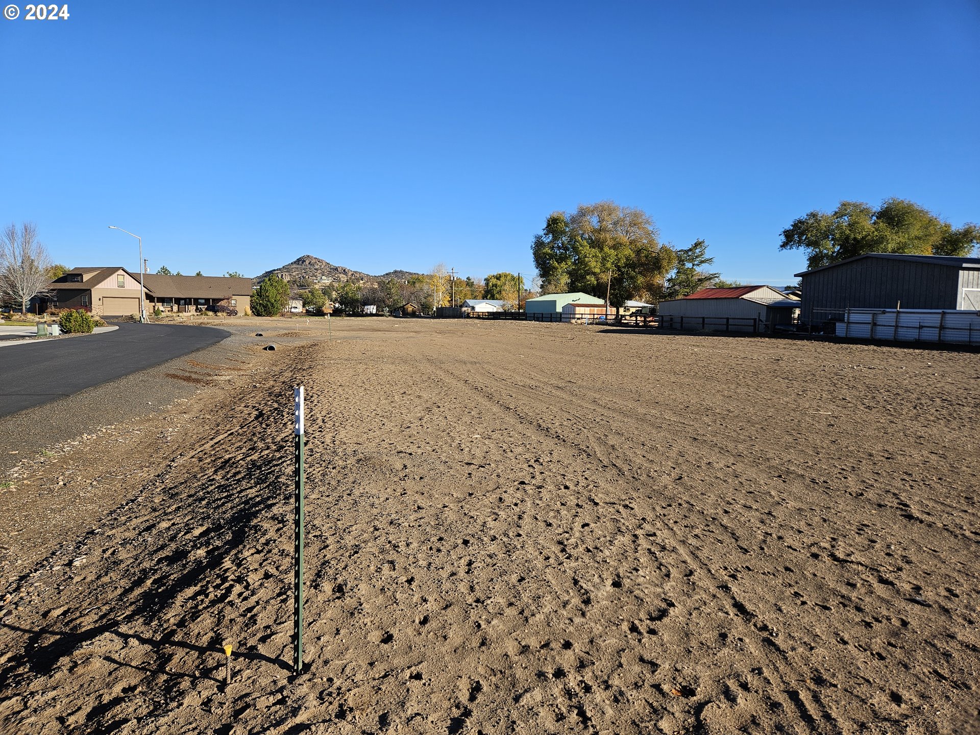 240 Northwest Saddle Ridge Loop Prineville, OR 97754 - Photo 2 of 10