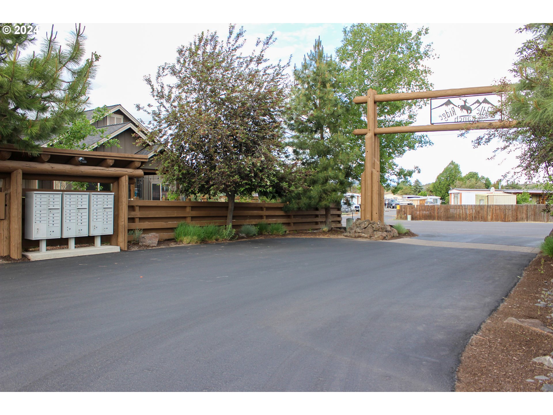 240 Northwest Saddle Ridge Loop Prineville, OR 97754 - Photo 7 of 10