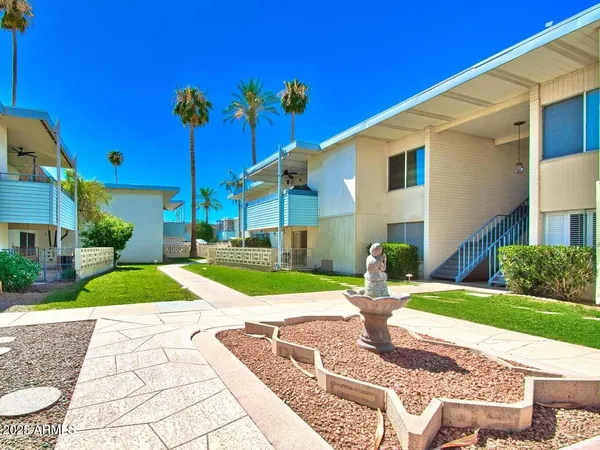 $295,000 | 100 West Maryland Avenue, Unit P2, Phoenix, AZ 85013