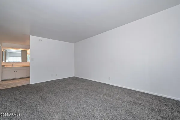 $295,000 | 100 West Maryland Avenue, Unit P2, Phoenix, AZ 85013