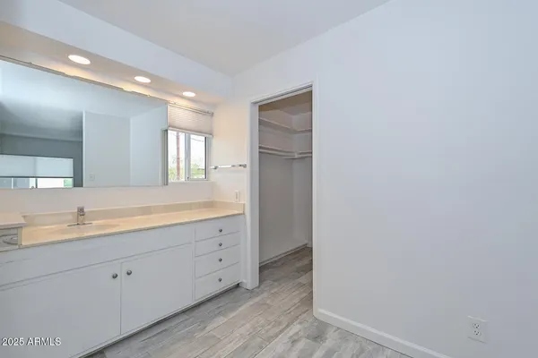 $295,000 | 100 West Maryland Avenue, Unit P2, Phoenix, AZ 85013