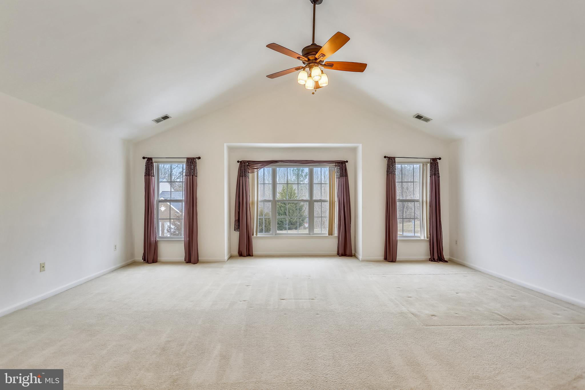 18519 Cornflower Road Boyds, MD 20841 - Photo 13 of 35 Incredible Master Bedroom with Cathedral Ceilings