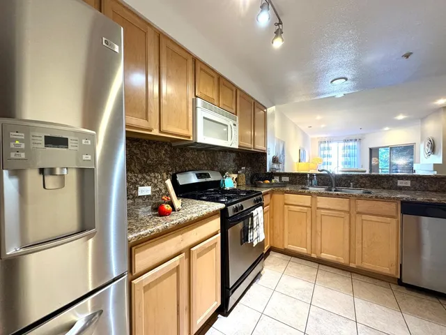 $478,000 | 320 Caldecott Lane, Unit 127, Oakland, CA 94618