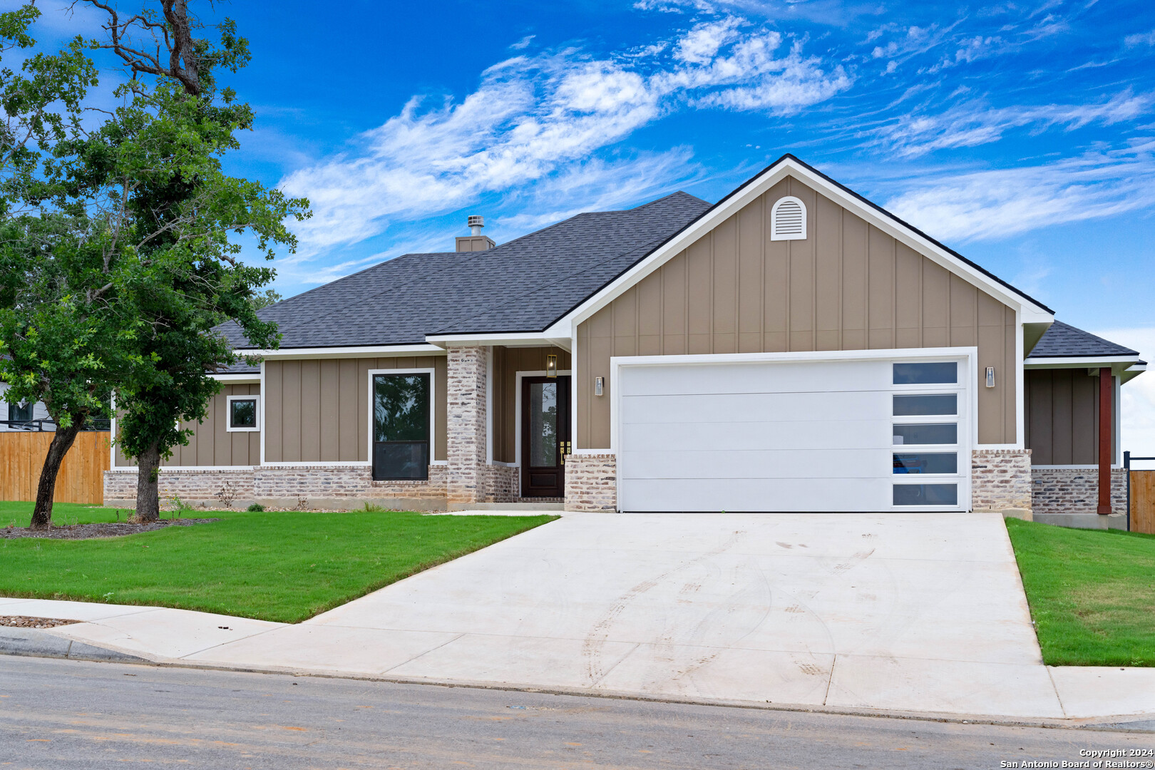 166 West Magnolia Cir  