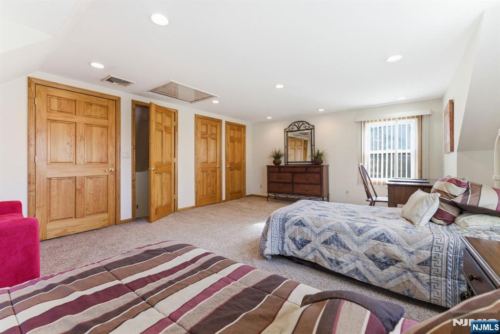 37 Farmingdale Road Wayne, NJ 07470 - Photo 33 of 49