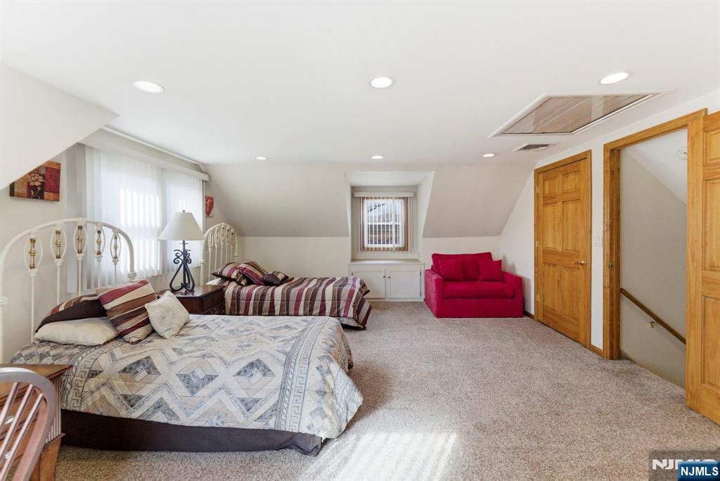 37 Farmingdale Road Wayne, NJ 07470 - Photo 34 of 49