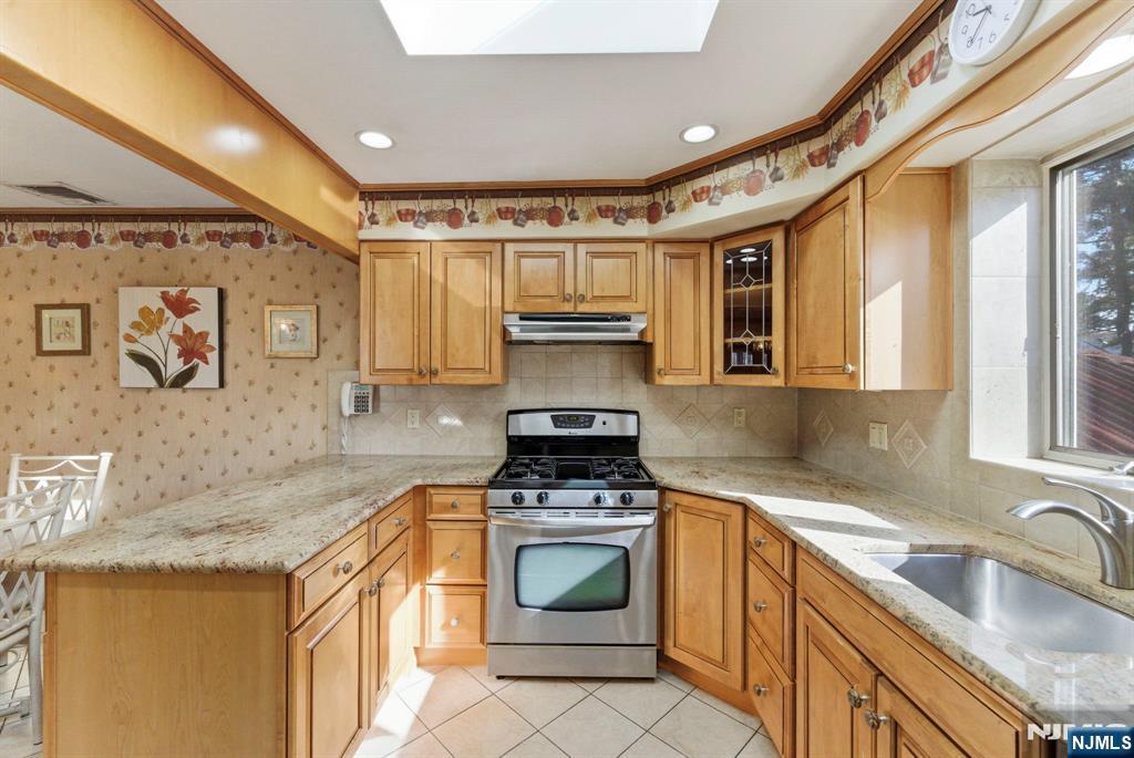 37 Farmingdale Road Wayne, NJ 07470 - Photo 5 of 49