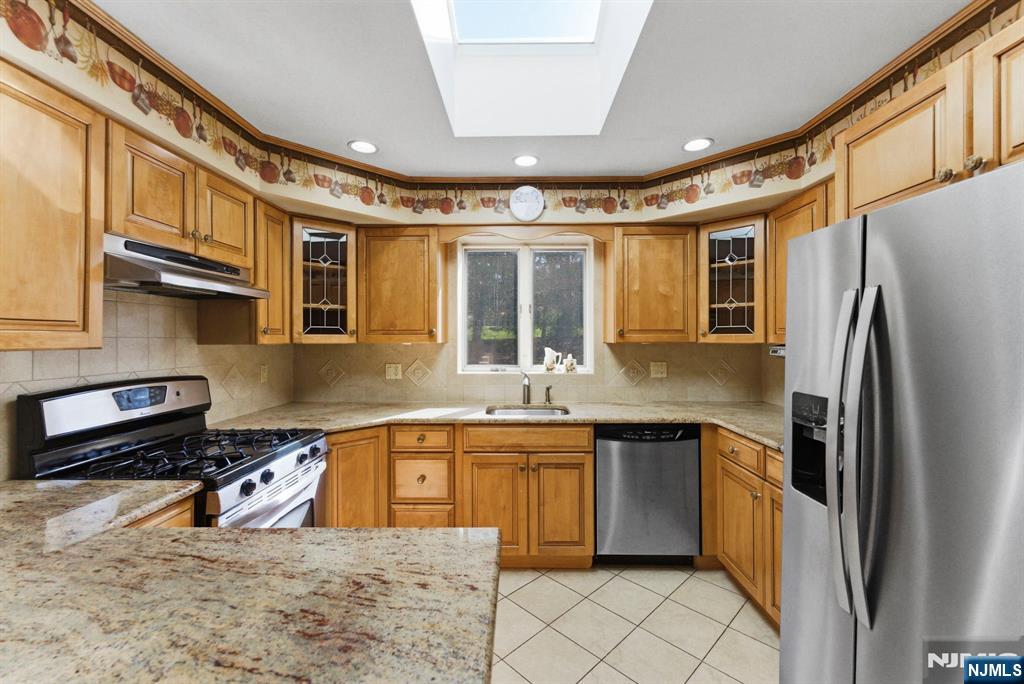 37 Farmingdale Road Wayne, NJ 07470 - Photo 7 of 49