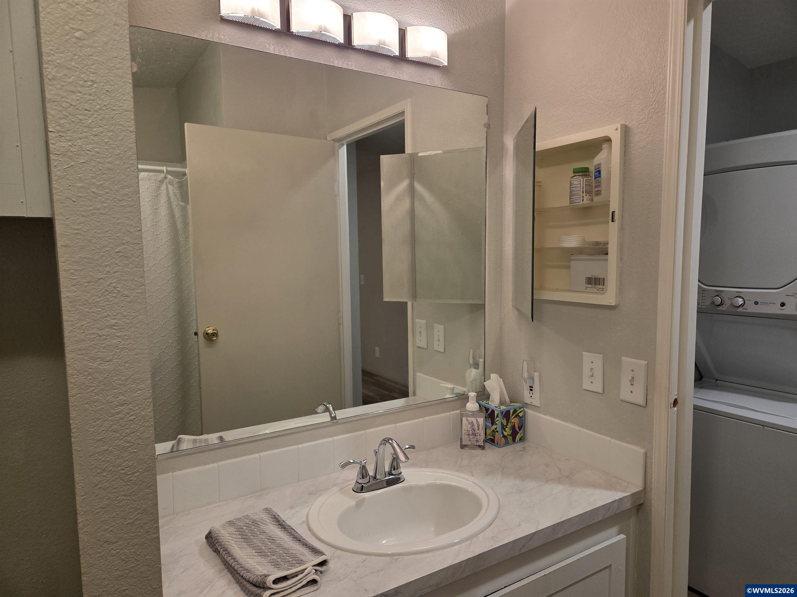 4940 Sunnyside Road Southeast, Unit B8 Salem, OR 97302 - Photo 11 of 24
