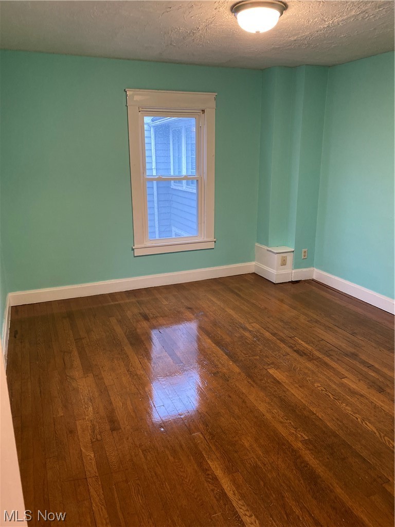 3179 Oak Road Cleveland, OH 44118 - Photo 16 of 24 Bedroom 4 Yep same color