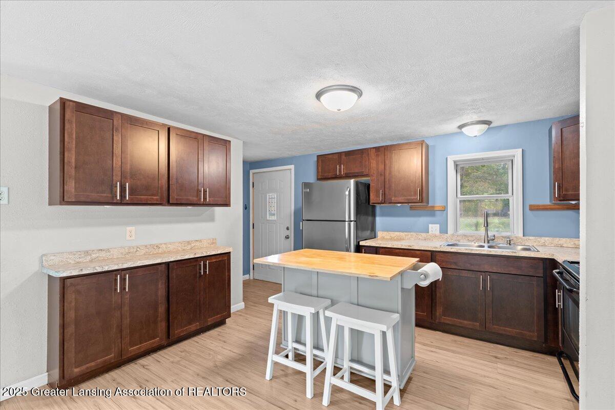 2360 Gilbert Road Lansing, MI 48911 - Photo 7 of 36 13-Media Jett - 19