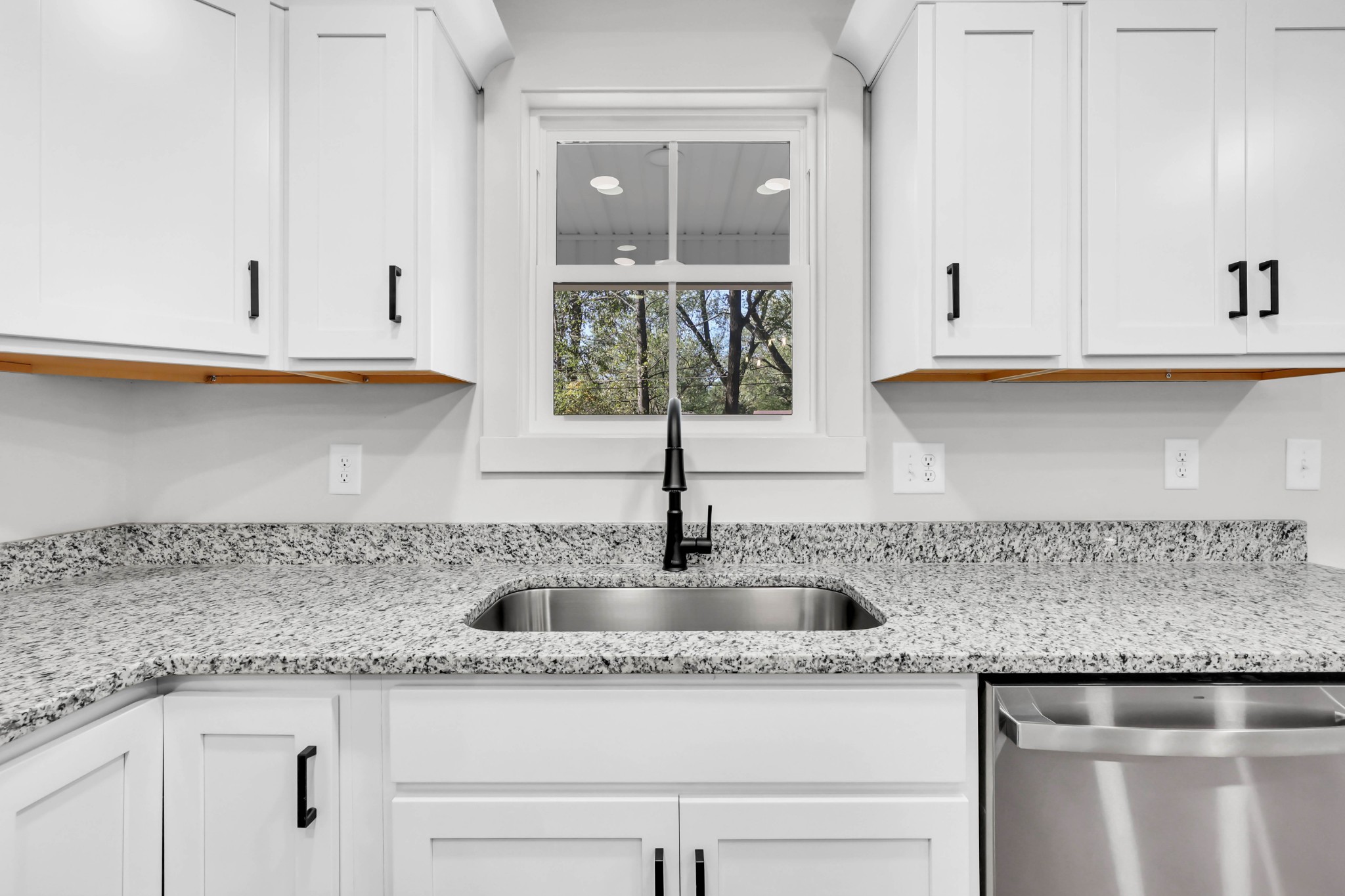 205 Jordan Road Clarksville, TN 37042 - Photo 9 of 35