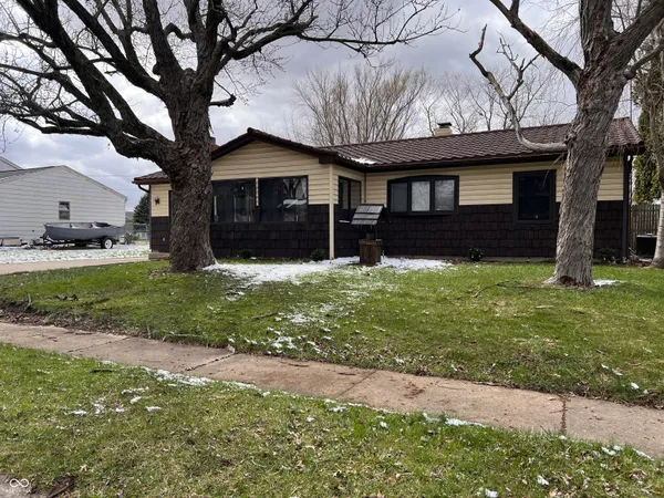 $189,500 | 2 Walden Drive, Gas City, IN 46933