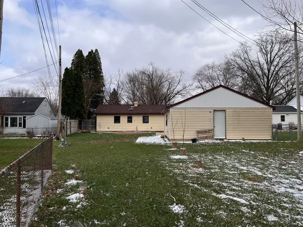 $189,500 | 2 Walden Drive, Gas City, IN 46933